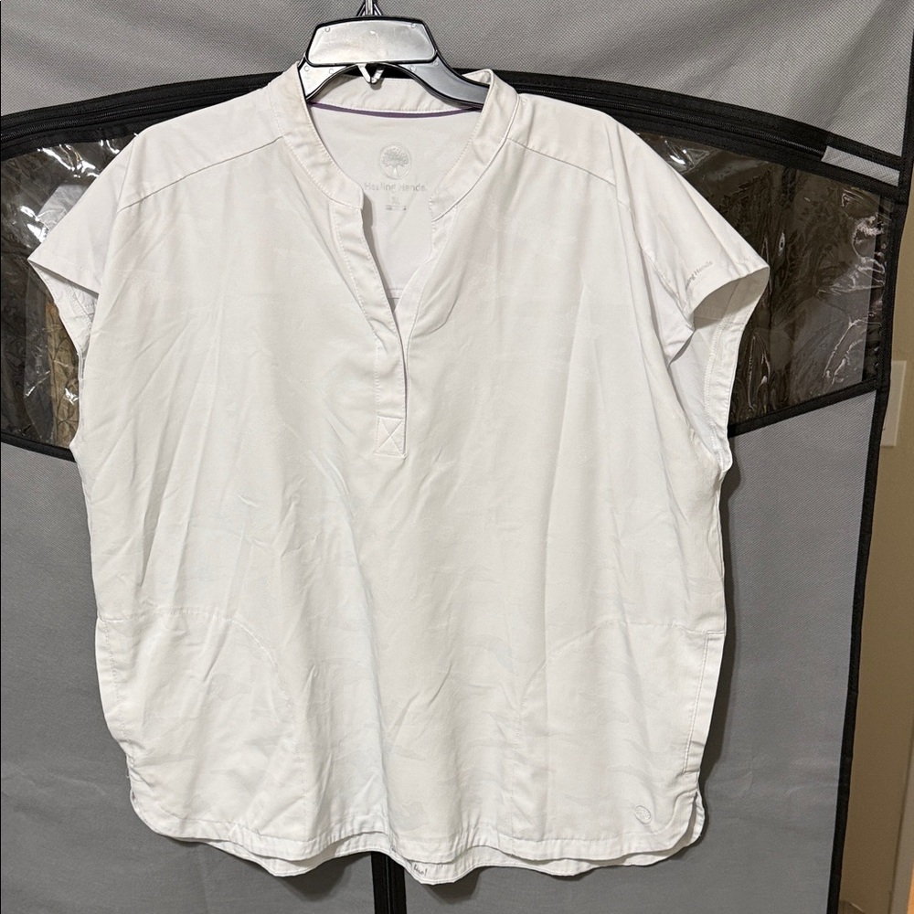 Healing Hands White Short Sleeve Scrub Top